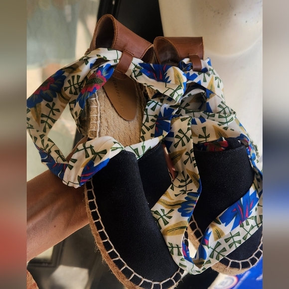 Floral Ribbon Espadrilles - Black and Brown - Picture 3 of 10